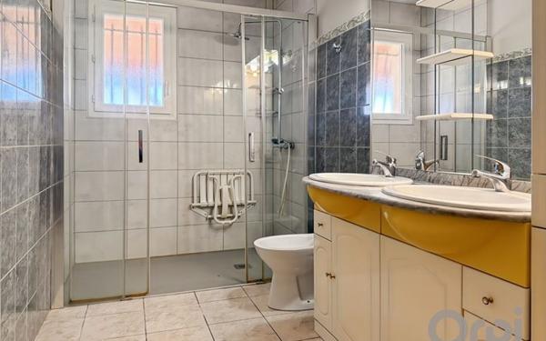 Maison à vendre    4 pièces •  Préchac