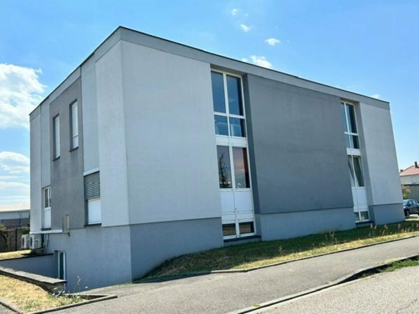 BUREAUX à VENDRE de 210 m²