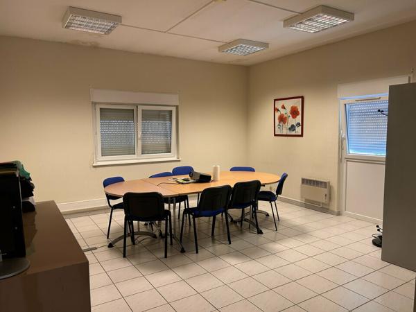 BUREAUX à VENDRE de 210 m²