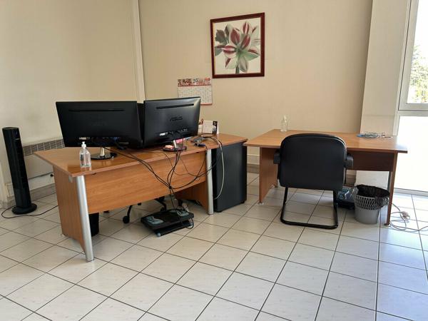 BUREAUX à VENDRE de 210 m²