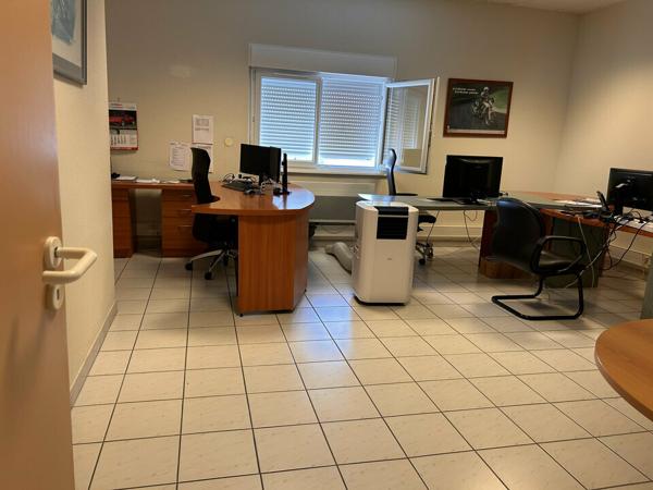 BUREAUX à VENDRE de 210 m²