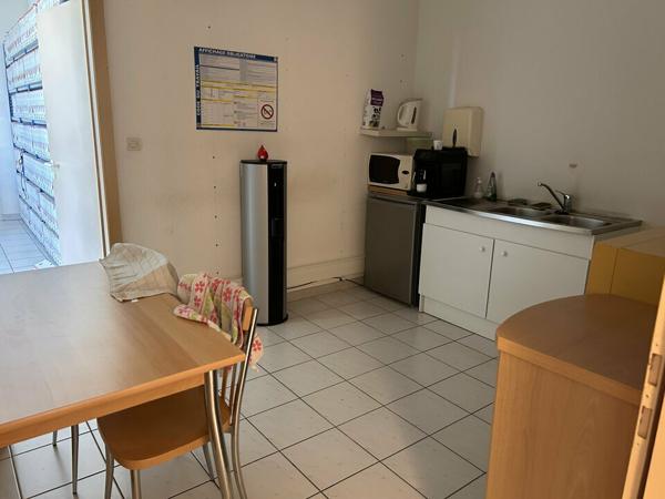 BUREAUX à VENDRE de 210 m²