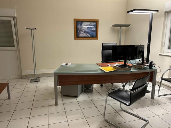 BUREAUX à VENDRE de 210 m²