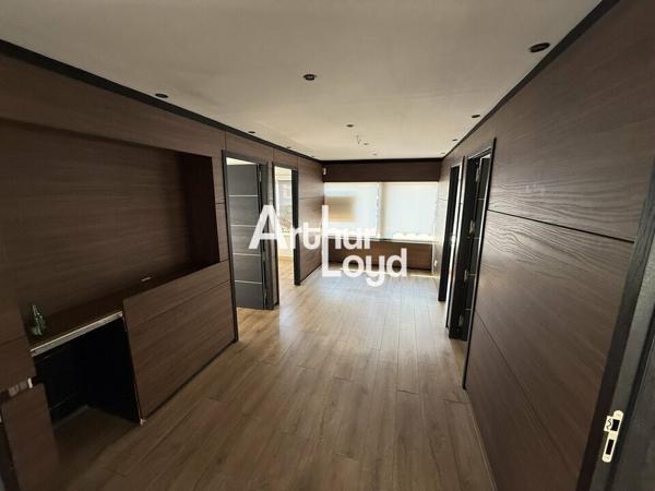 Fréjus - A louer bureaux 112 m² - Fréjus