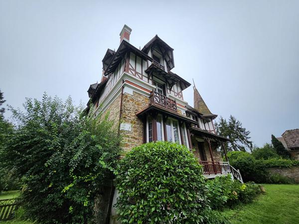 Propriété exceptionnelle sur ROINVILLE SOUS DOURDAN (91410) , Manoir « Belle époque » de 1930 : 400 m² de surfaces pondérées !