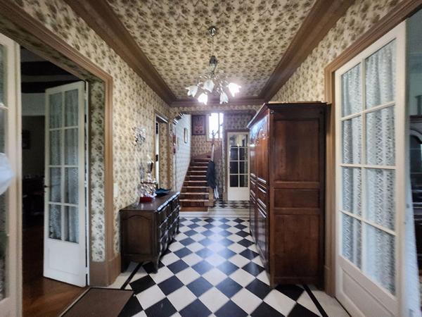 Propriété exceptionnelle sur ROINVILLE SOUS DOURDAN (91410) , Manoir « Belle époque » de 1930 : 400 m² de surfaces pondérées !