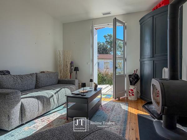 Maison
                                                                                                                                                                                                                                                                                                                        3 pièce(s)                                                                                                                                                                                                          2 chambre(s)                                                                                                                                                                                                          81  m²