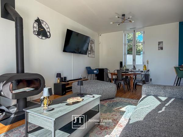Maison
                                                                                                                                                                                                                                                                                                                        3 pièce(s)                                                                                                                                                                                                          2 chambre(s)                                                                                                                                                                                                          81  m²