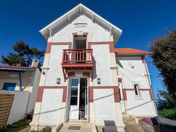 Maison
                                                                                                                                                                                                                                                                                                                        3 pièce(s)                                                                                                                                                                                                          2 chambre(s)                                                                                                                                                                                                          81  m²