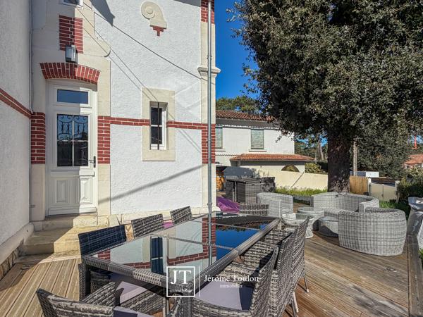 Maison
                                                                                                                                                                                                                                                                                                                        3 pièce(s)                                                                                                                                                                                                          2 chambre(s)                                                                                                                                                                                                          81  m²