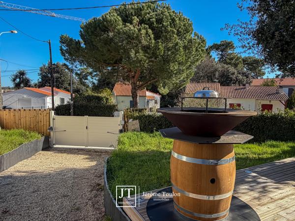 Maison
                                                                                                                                                                                                                                                                                                                        3 pièce(s)                                                                                                                                                                                                          2 chambre(s)                                                                                                                                                                                                          81  m²