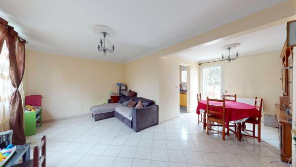 Maison de 3 chambres avec un grand garage, jardin à MANTES LA JOLIE