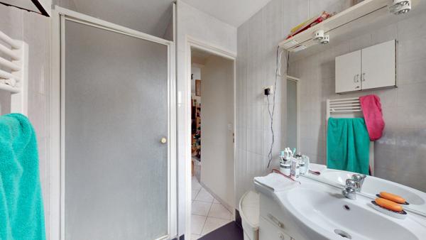 Maison de 3 chambres avec un grand garage, jardin à MANTES LA JOLIE