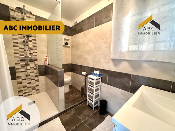 Uchaux (84100) Magnifique maison avec vue dominante