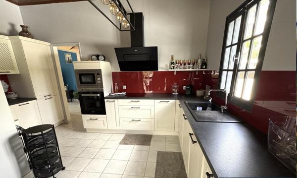 Tampon (97430) À Tampon, immobilier de prestige : maison à vendre 692250 €