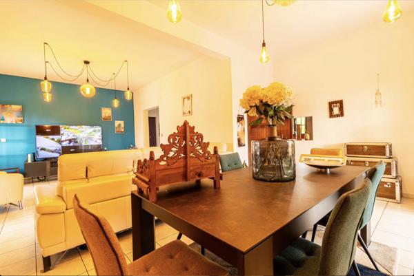 Tampon (97430) À Tampon, immobilier de prestige : maison à vendre 692250 €