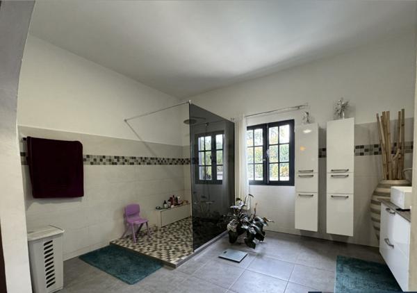 Tampon (97430) À Tampon, immobilier de prestige : maison à vendre 692250 €