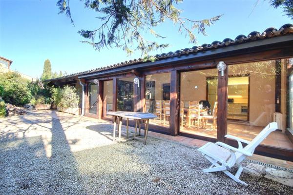 BATIMENT 225 M² SUR 2700M² DE TERRAIN