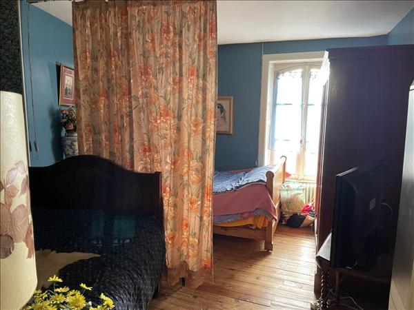 Maison à vendre |  Bourganeuf |  4 pièces | 106 m²