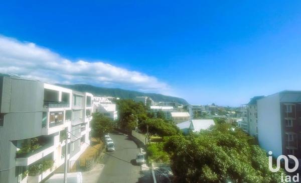 Appartement 3 pièces de 56 m² à SAINTE-CLOTILDE (97490)