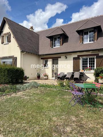 Maison à Fresnay-sur-Sarthe, 72130 - 6 pièces 170m²
