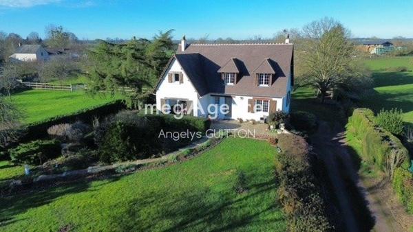 Maison à Fresnay-sur-Sarthe, 72130 - 6 pièces 170m²