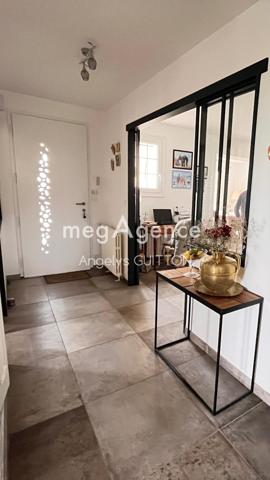 Maison à Fresnay-sur-Sarthe, 72130 - 6 pièces 170m²