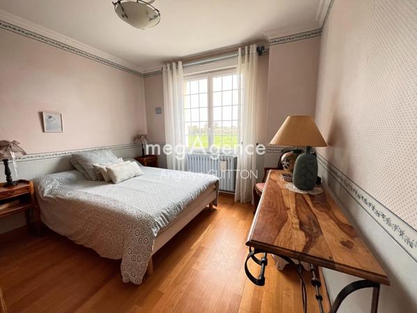 Maison à Fresnay-sur-Sarthe, 72130 - 6 pièces 170m²