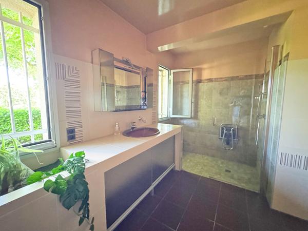 ILLE SUR TET : Maison 5 pièces 130 m² en 4 faces avec Jardin piscinable et garage de 42 m² !