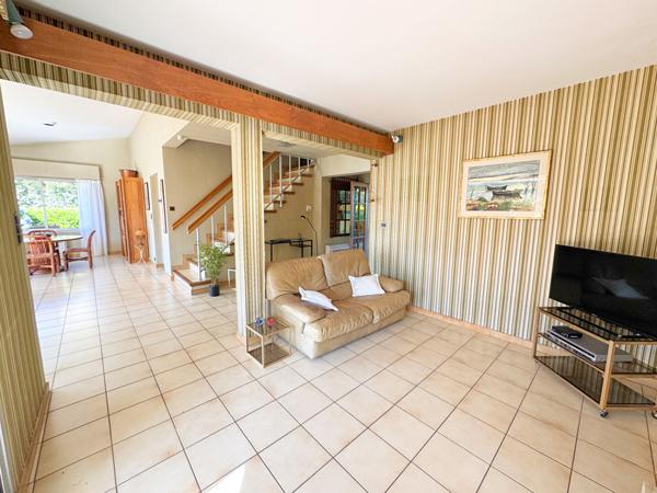 ILLE SUR TET : Maison 5 pièces 130 m² en 4 faces avec Jardin piscinable et garage de 42 m² !