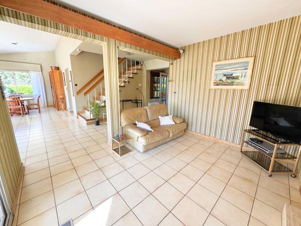 ILLE SUR TET : Maison 5 pièces 130 m² en 4 faces avec Jardin piscinable et garage de 42 m² !