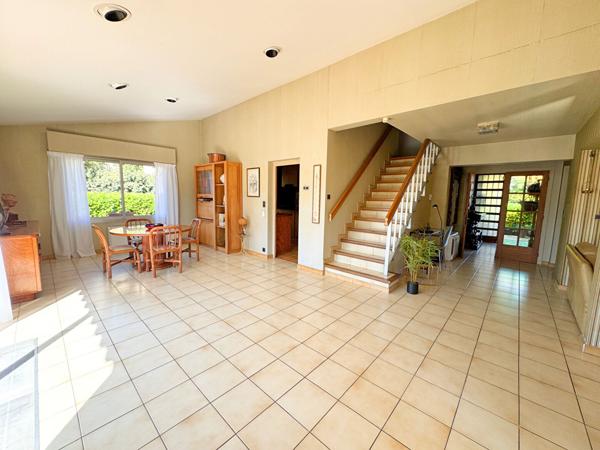ILLE SUR TET : Maison 5 pièces 130 m² en 4 faces avec Jardin piscinable et garage de 42 m² !