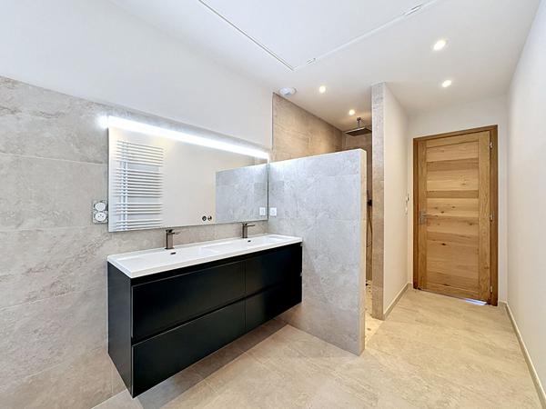 Mas de charme en pierre à Rognonas -5 pièces -160m² +70m²-Rénovation 2025