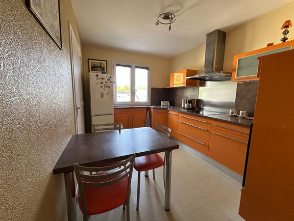 Appartement 3 pièces en 2 pièces à Saint-Herblain - Secteur Tillay, balcon et place de parking