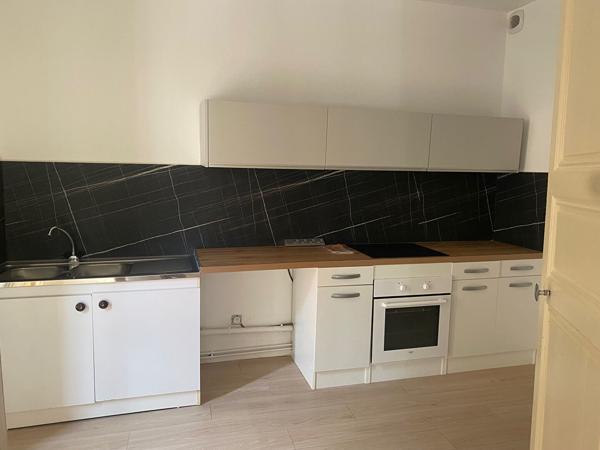 APPARTEMENT F2 - BEDARIEUX - 1ER ETAGE - 66,85 m²