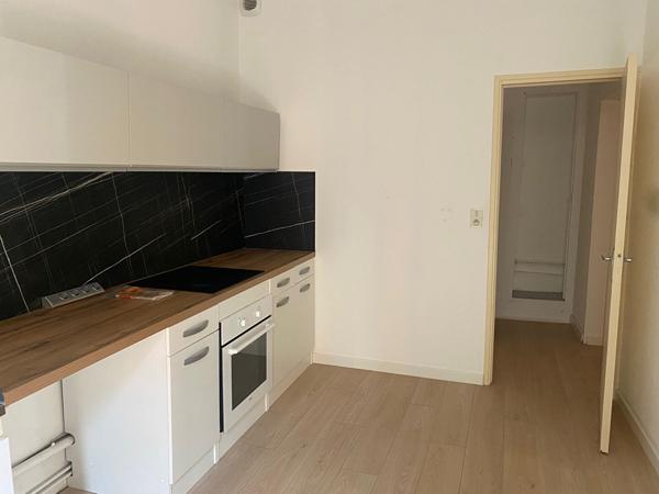 APPARTEMENT F2 - BEDARIEUX - 1ER ETAGE - 66,85 m²