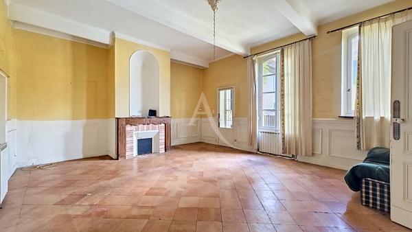 Castelsarrasin ensemble immobilier de caractère.