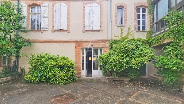 Castelsarrasin ensemble immobilier de caractère.