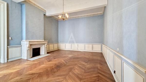 Castelsarrasin ensemble immobilier de caractère.