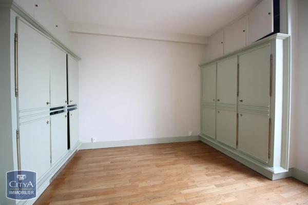 Appartement à louer 4 pièces 86.86m² Dijon (21000)