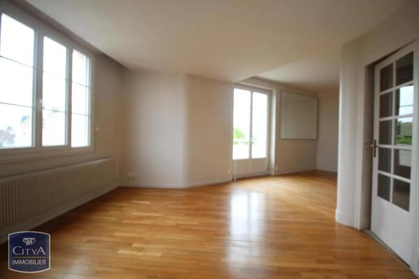 Appartement à louer 4 pièces 86.86m² Dijon (21000)