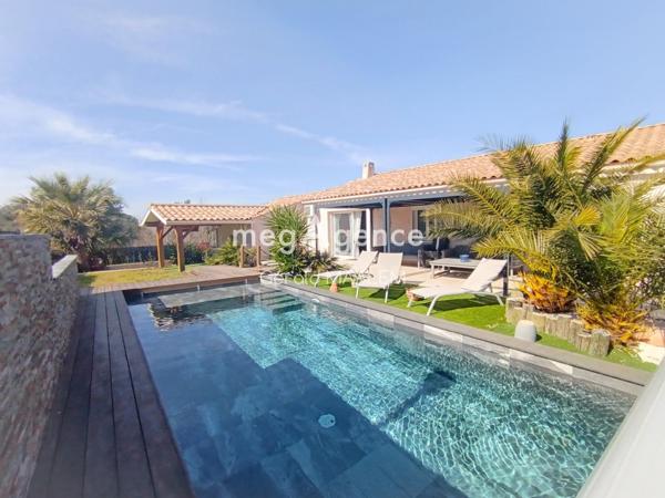 Maison à ROQUEBRUNE-SUR-ARGENS, 83520 - 5 pièces 118m²