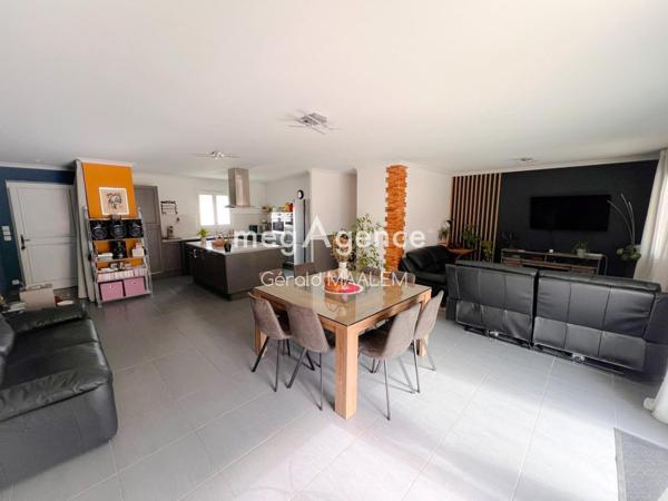 Maison à ROQUEBRUNE-SUR-ARGENS, 83520 - 5 pièces 118m²