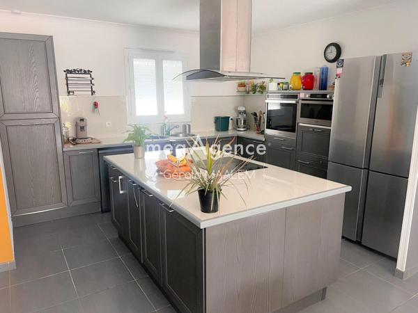 Maison à ROQUEBRUNE-SUR-ARGENS, 83520 - 5 pièces 118m²