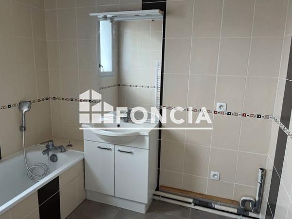 Location Appartement 2 pièces 51.22 m² - 8 RUE SIMONE DE BEAUVOIR Saint Martin D'heres 38400