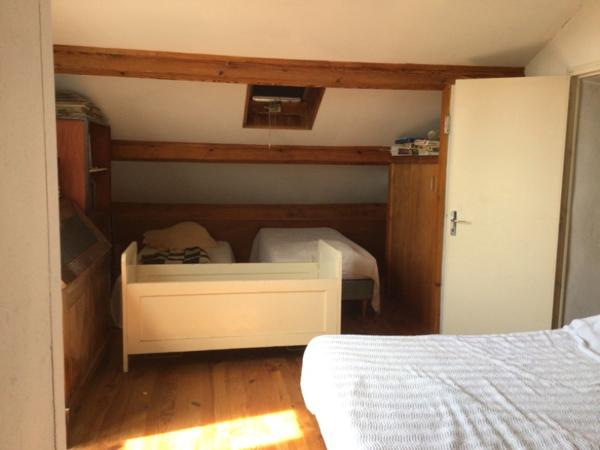 Maison 181 m2 située dans une impasse proche commodités.