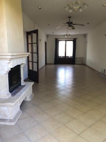 Maison 181 m2 située dans une impasse proche commodités.