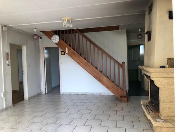 Maison 181 m2 située dans une impasse proche commodités.