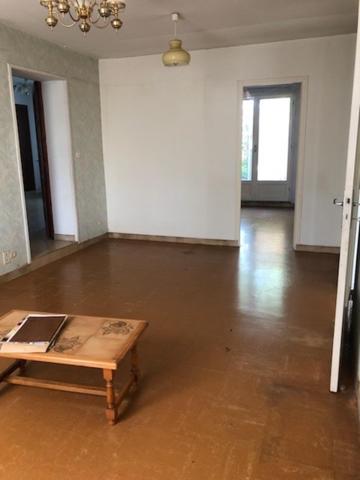 Maison 181 m2 située dans une impasse proche commodités.