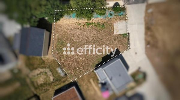 Terrain
        
        - 534 m² 75 000 € *